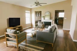 Bright Cozy Stay| Fenced Yard| Near I-75 Horsepark