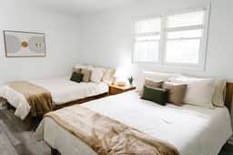 Morning View 1" Cozy Modern Stay - College/Hiking - Apartment