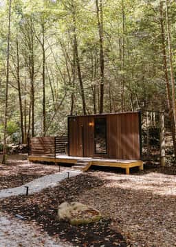 Modern Mirror Home| Creek| Hot-tub | Glass House2