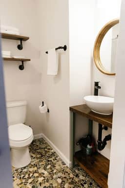Green Oasis| Apartment in Downtown Lexington| 1BD