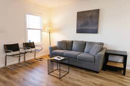 Earl Grey | Apartment Near Downtown Lexington| 2BD