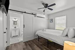 Mint Julep |Apartment Near Downtown Lexington| 1BD
