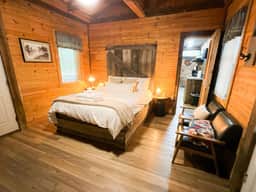 Climber Retreat in Muir Valley| HotTub| Firepit