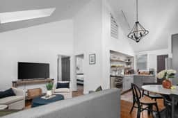 Parkview Cottage | Walkable to Food, Shops, Pool