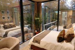 Woodsy Mirror Home with Hot Tub
