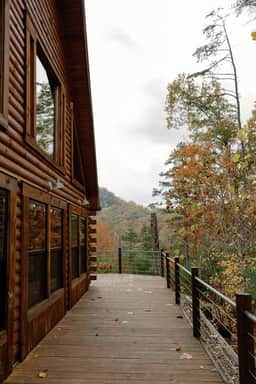 Arch Fun Cabin with Hot Tub & Views | Games in RRG