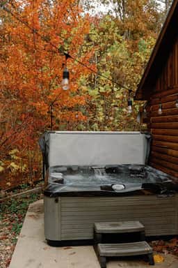 Arch Fun Cabin with Hot Tub & Views | Games in RRG