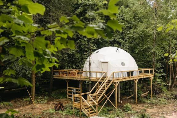 Home Sweet Dome" MODERN TREEHOUSE STAY w/ Hot Tub