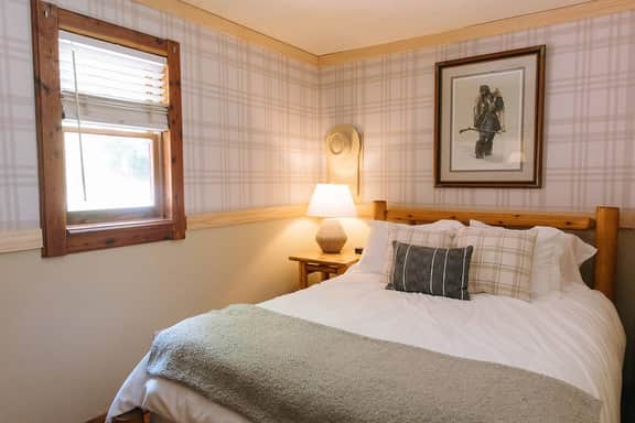 Cozy Modern Cabin| Prime Location in RRG| Firepit