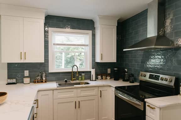 Urban Cozy Stay| Hot Tub| Near Downtown Lexington
