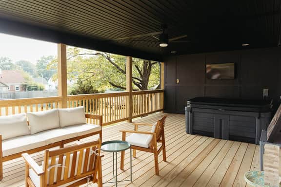 Urban Cozy Stay| Hot Tub| Near Downtown Lexington