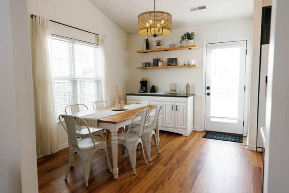 Peaceful Modern Stay w/ Yard | Near KY Horsepark