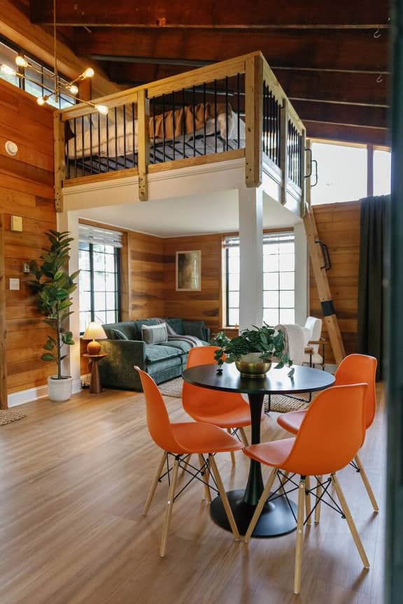 Cozy Cabin Breathtaking Mountain View w/ Hot Tub