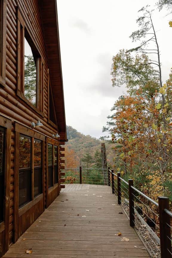 Arch Fun Cabin with Hot Tub & Views | Games in RRG