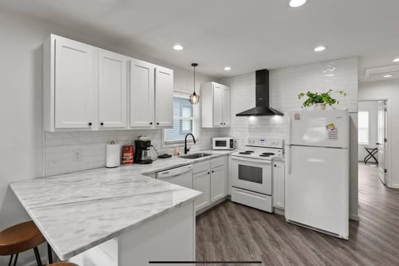 Morning Glory | Apt Near Downtown Lexington| 1BD