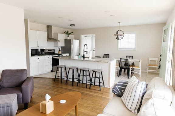 The Cypress - Peaceful Modern Stay in Lexington - Holiday Home