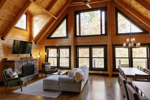 Arch Fun Cabin with Hot Tub & Views | Games in RRG